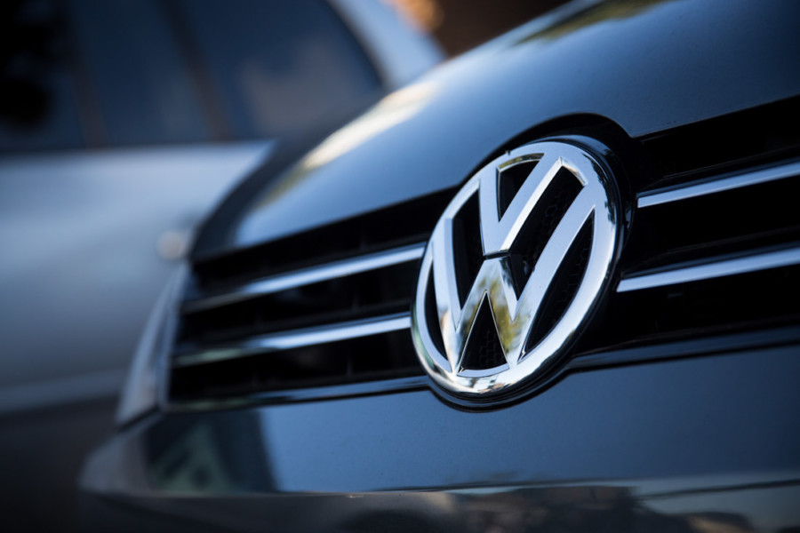 UDARAC ZA AUTOINDUSTRIJU: “Folksvagen” zatvorio fabriku zbog epidemije!