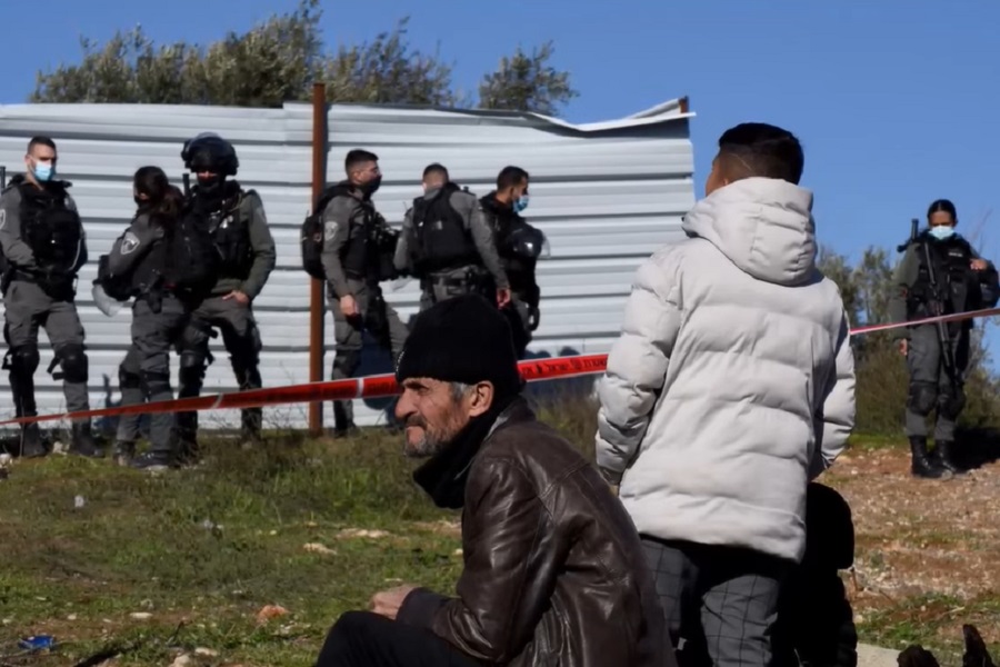 IZRAEL U SRED KAMPANJE do zemlje sravnio palestinsku kuću! VLASTI SE PRAVDALE neregularnom izgradnjom! (VIDEO)