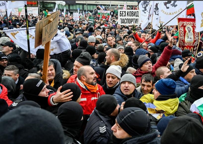 SUKOBI NA PROTESTU U BUGARSKOJ Pokušali da upadnu u parlament
