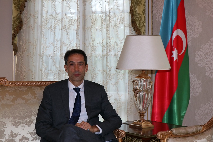 AZERBEJDŽAN TRAŽI najmanje očekivanu ličnost da posreduje u sukobu sa Armenijom!
