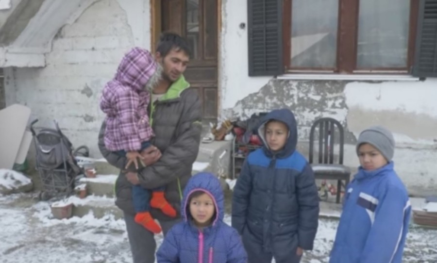 OSTAO SAM SA ČETVORO DJECE: Bivša žena se UDALA preko Fejsbuka VIDEO