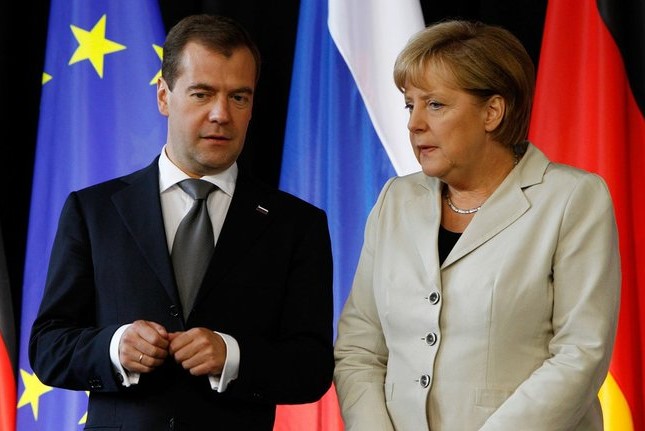 MEDVEDEV O BIVŠOJ NJEMAČKOJ KANCELARKI: "Merkel je bila ne lak, ali KONSTRUKTIVAN partner za Moskvu!"