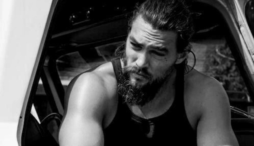 DŽEJSON MOMOA UČESTVOVAO U SUDARU Glumac prošao mnogo bolje nego druga strana