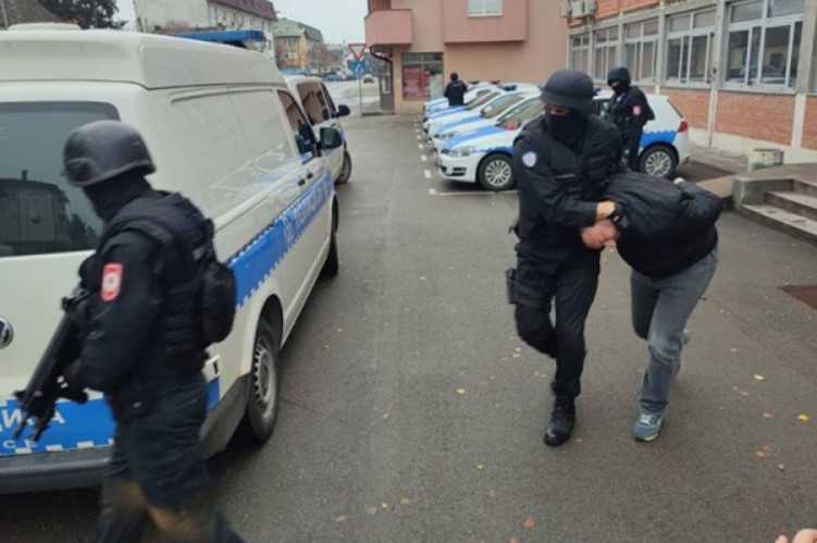 SUD “PRELOMIO” Konobari i pumpadžija iz Gradiške optuženi za rasturanje kokaina