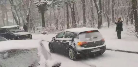 SASTANAK KLUBA VLASNIKA LJETNJIH GUMA "Zimske radosti", osim za vozače (VIDEO)