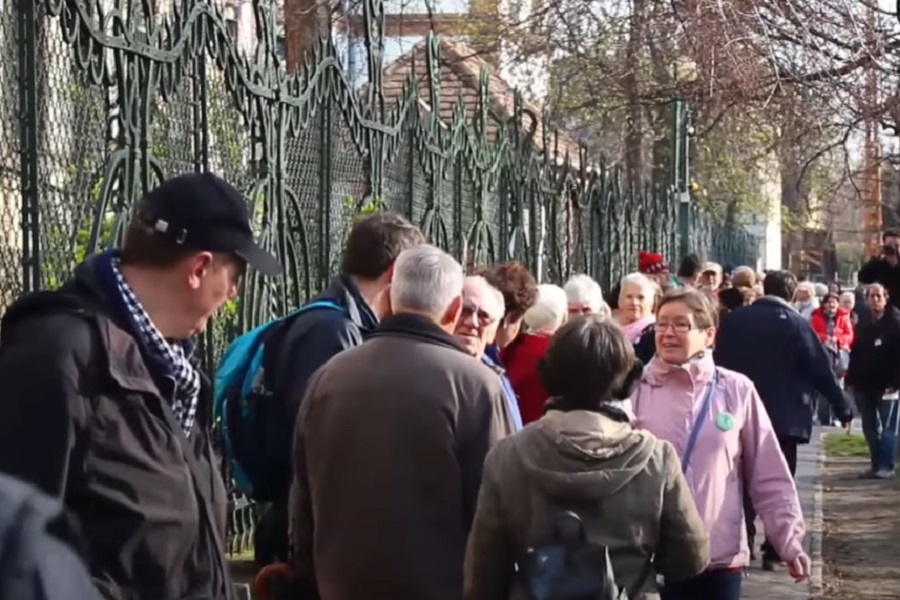 UČITELJI izašli na ULICE i ne odustaju od SVOJIH ZAHTJEVA! Desetine hiljada prosvetnih radnika štrajkuju!