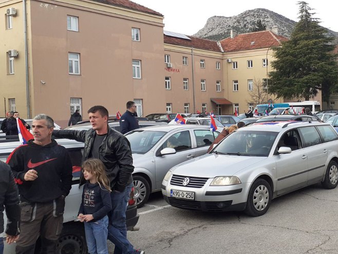 SVEČANO I U HERCEGOVINI Defile vozila u Trebinju (FOTO)