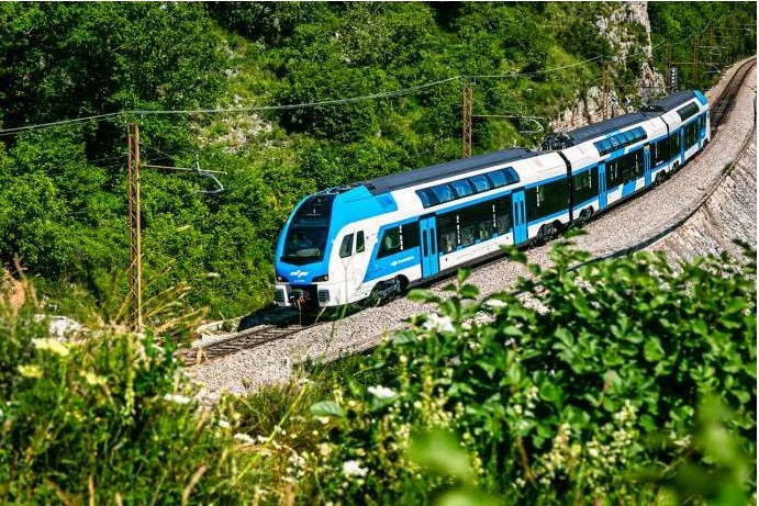 SLOVENIJA NABAVILA VOZOVE NA SPRAT Udobni su i MOGU POSLUŽITI kao kancelarija onima koji duže putuju! (FOTO)