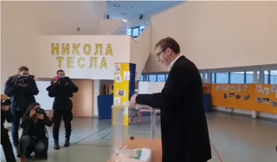VUČIĆ GLASAO NA REFERENDUMU "Obavio sam svoju građansku dužnost"