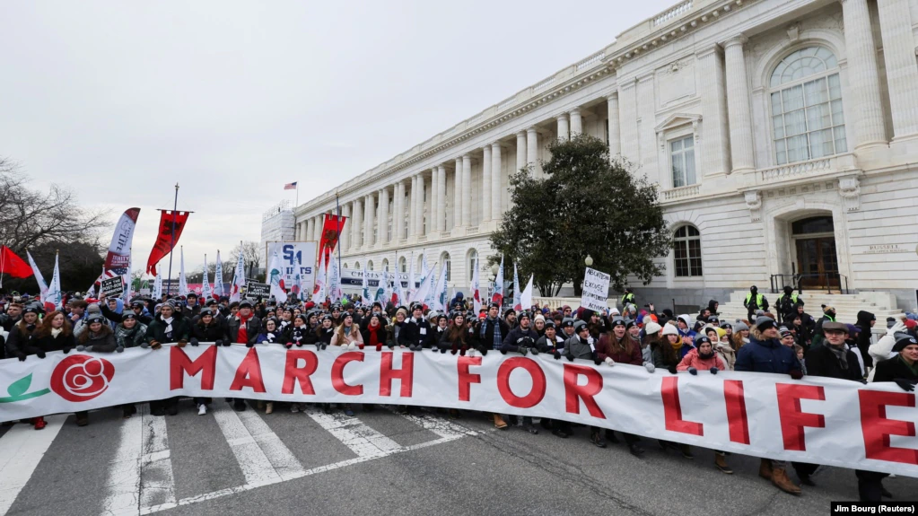 U SAD PROTIVNICI ABORTUSA defilovali u Vašingtonu