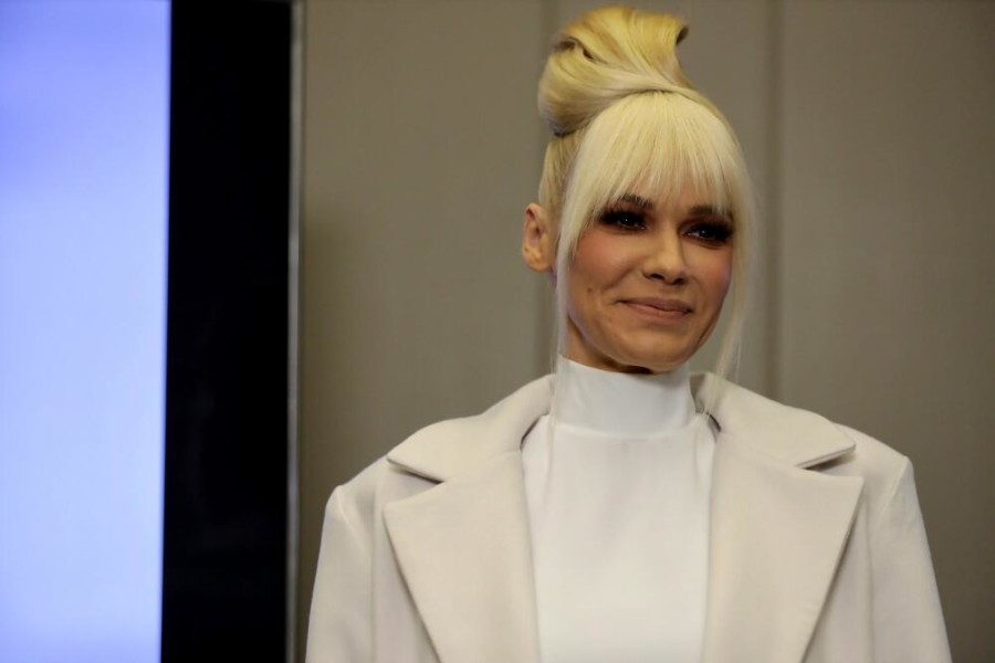 NATAŠA BEKVALAC ŠOKIRALA FANOVE! Poslije dugog staža KAO PLAVUŠA pojavila se sa novom bojom KOSE (VIDEO)