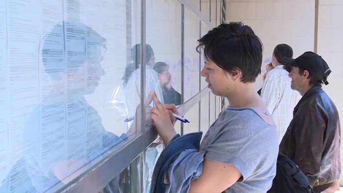 NAJTRAŽENIJA ZANIMANJA U BIH Najviše nezaposlenih ekonomista i pravnika