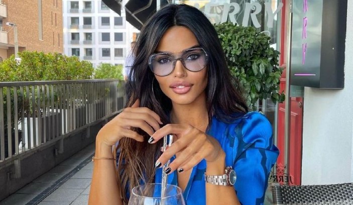 TRUDNA DEJANA ŽIVKOVIĆ IMA NOVI BIZNIS: Manekenka nudi devojkama ČASOVE HODANJA, poziranja i engleskog jezika