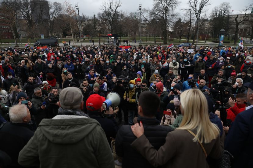 BEOGRAD NA NOGAMA! Skup podrške za Novaka Đokovića: "NE DAMO NOVAKA" grmjelo ispred Skupštine
