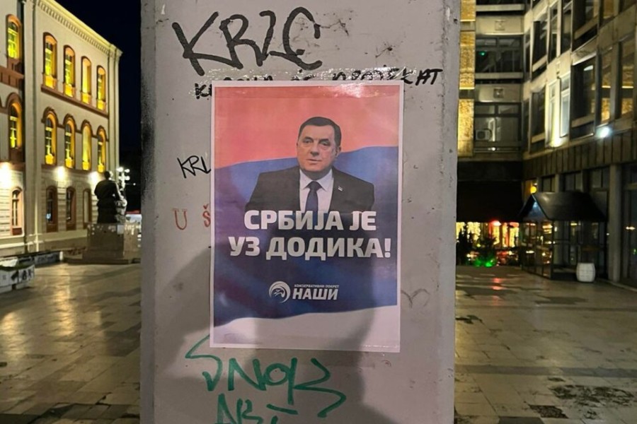 SRBIJA UZ DODIKA! Plakati podrške u centru Beograda
