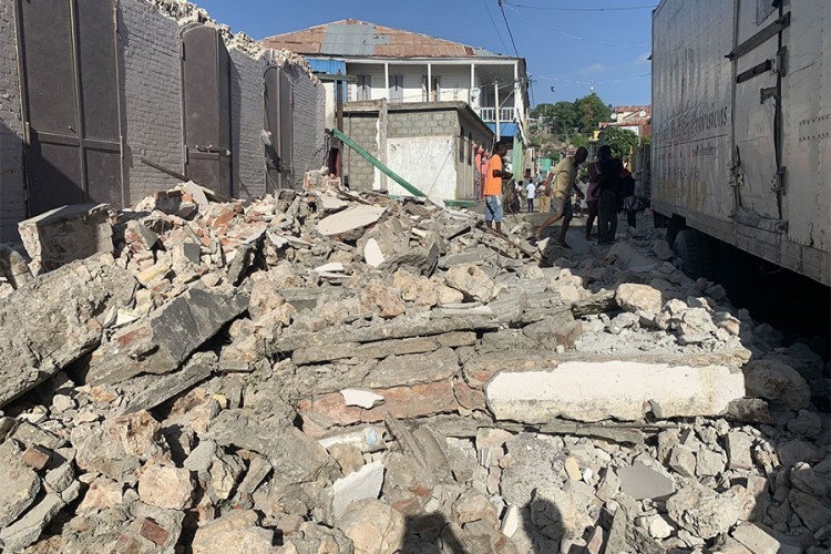 RAZORNI ZEMLJOTRES u Haitiju odnio prve žrtve! MNOGO povrijeđenih i velika materijalna šteta