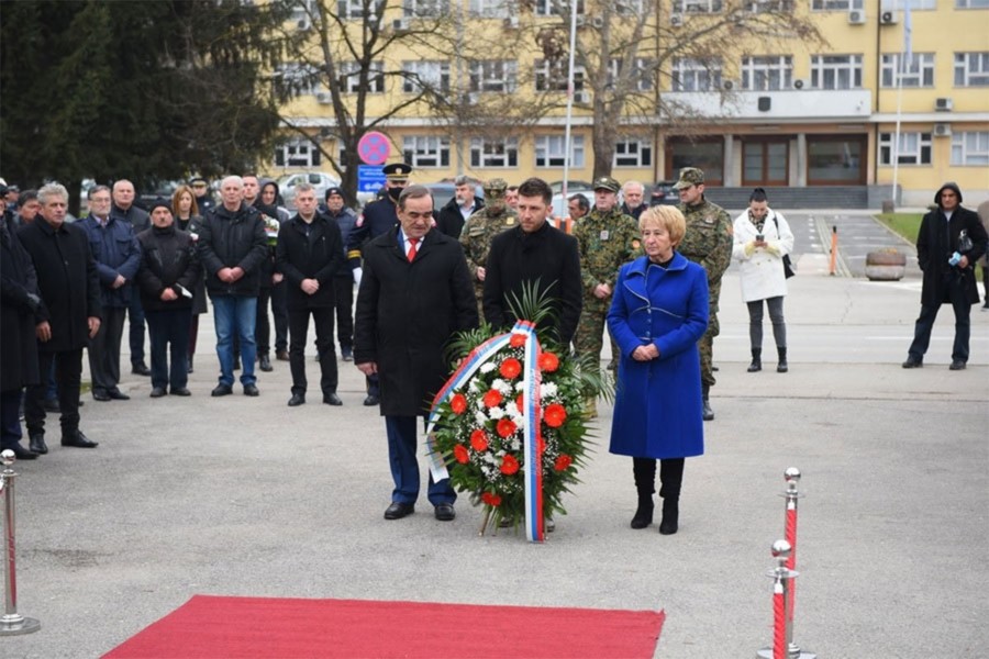 SJEĆANJEM NA POGINULE BORCE u Prijedoru počelo obilježavanje 30. rođendana Srpske!