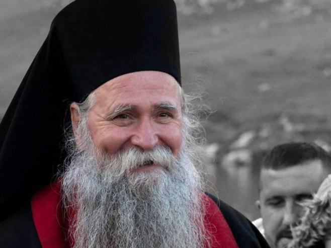 MITROPOLIT JOANIKIJE PORUČIO: Crkva će uvijek biti sa svojim NARODOM, nećemo se dijeliti na SRBE I CRNOGORCE i ko kojoj PARTIJI pripada!