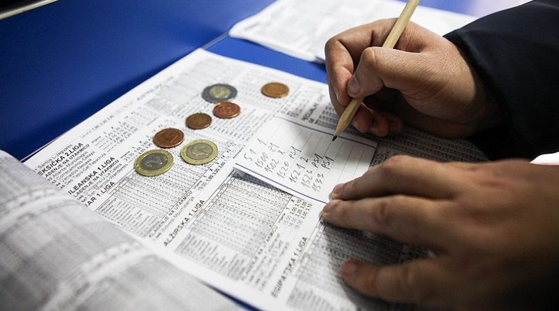 TIKET DRAŽI OD SENDVIĆA: Izlaz iz problema mladi traže u kocki
