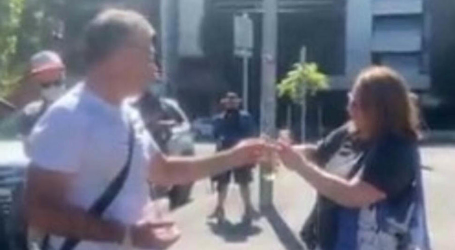 "DAJTE RAKIJU" Australijanci sa Srbima slave Novakovu pobjedu (VIDEO)