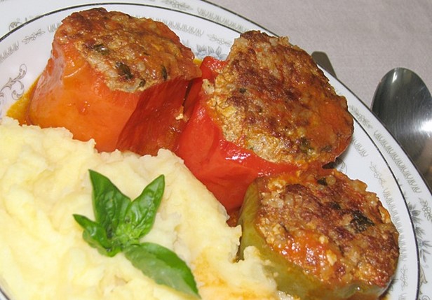 PAPRIKE PUNJENE SA MESOM na malo drugačiji način!