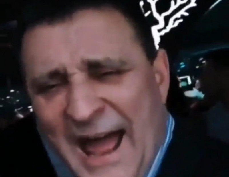 DIREKTOR KLINIČKOG CENTRA VLADO ĐAJIĆ U EPIZODI " LUDI ZIMSKI PLES". Ne mari ni za distancu ni maske, "NEK IDE ŽIVOT"!