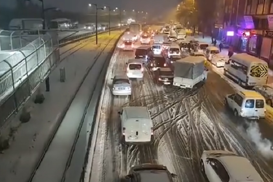 ZIMA PARALIZOVALA jednu od najvećih evropskih metropola! (VIDEO)