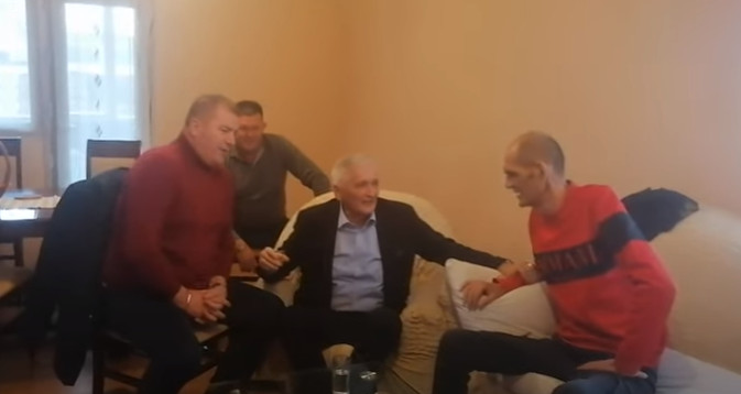 KRAJIŠKA LEGENDA LAZO PAJČIN I NIKOLA ŠPIRIĆ ZAPJEVALI! Ori se "na suvo" - Pjevaj mi, pjevaj sokole! (VIDEO)