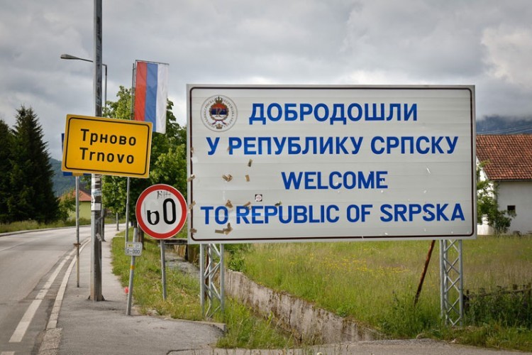 BRAVO ZA TRNOVO! Zdravstvenim radnicima po 500 KM, a penzionerima 100 KM