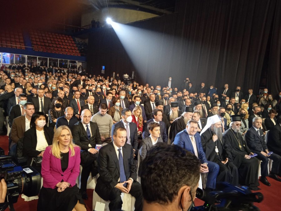 SVEČANA AKADEMIJA povodom 30 godina Republike Srpske počela minutom ćutanja za ŽRTVE OTADŽBINSKOG RATA! (FOTO/VIDEO)