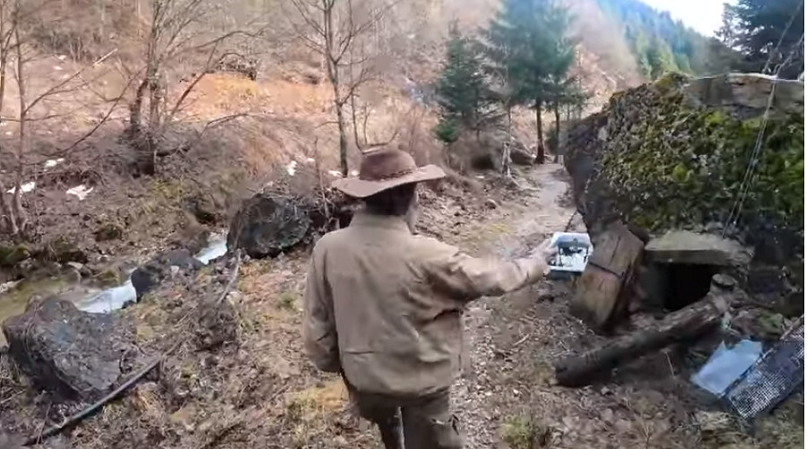 VLAŠIĆKI ROBINZON U ŠOKU! Ovo NIKADA nisam doživio u srcu planine! Šta su napravile VISOKE temperature (VIDEO)