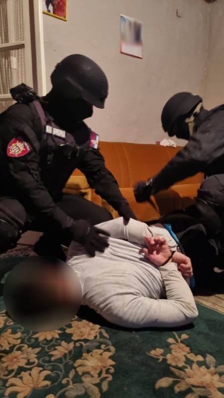 SKANDALOZNO! MUŠKARAC TUKAO NOTARKE jer nisu željele da mu ovjere dokument