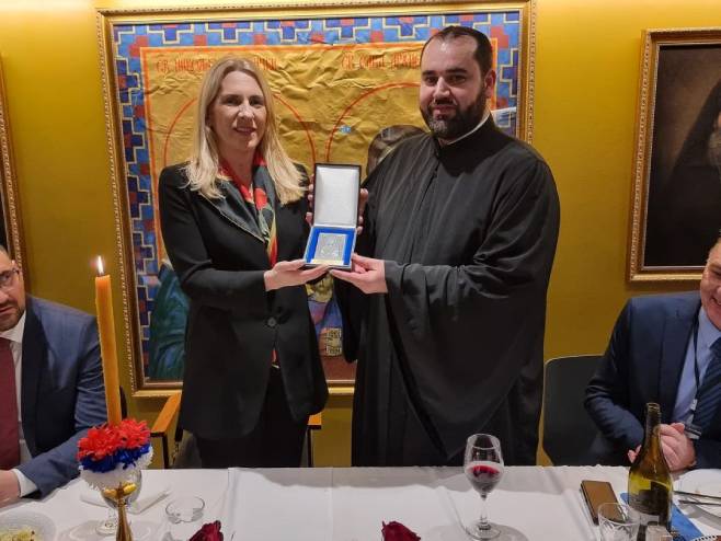 LITURGIJA U HRAMU SVETE TROJICE U CIRIHU: Cvijanović u Švajcarskoj sa udruženjima srpske dijaspore