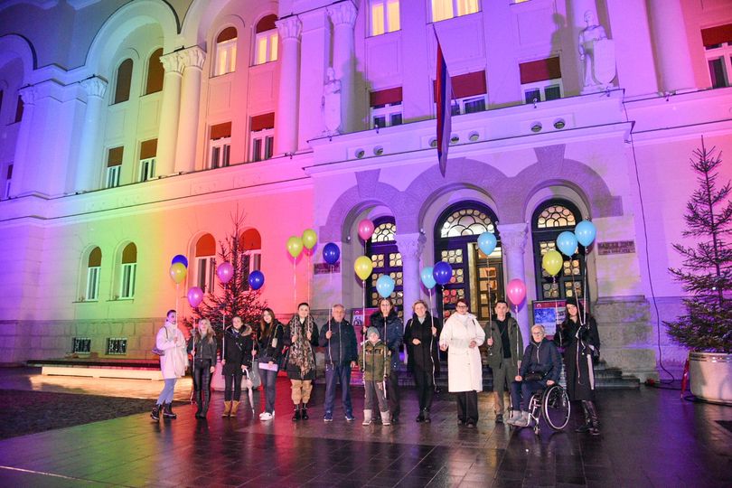 BANSKI DVOR večeras u bojama rijetkih bolesti