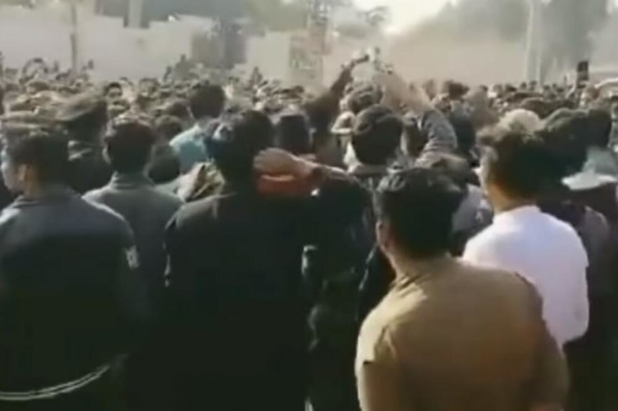 HOROR U PAKISTANU! Icjeljitelj ZAKUCAO EKSER u glavu TRUDNICI i poručio joj: TAKO ĆEŠ DOBITI SINA!
