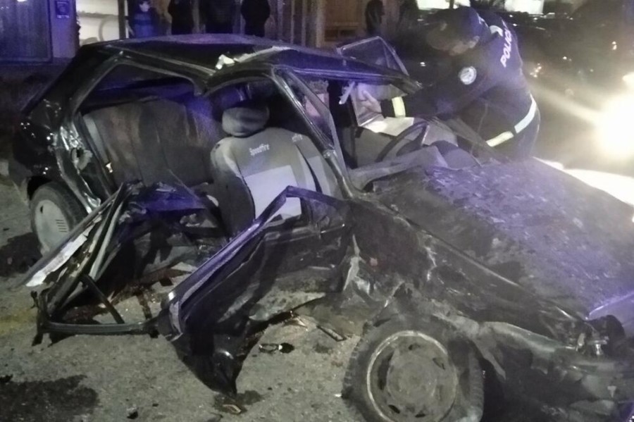 NA TEREN MORALE IZAĆI TRI HITNE! Teška saobraćajna nesreća u Podgorici: Troje mladih TEŠKO POVRIJEĐENO u udesu