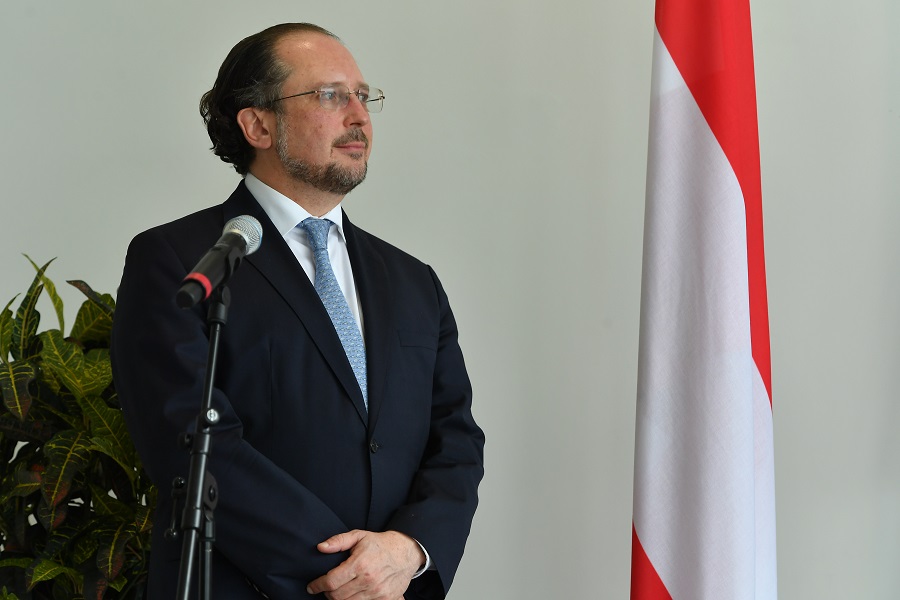 ZVANIČNA AUSTRIJA požurila sa DEMANTOM! Oni ne koče moguće Sankcije!