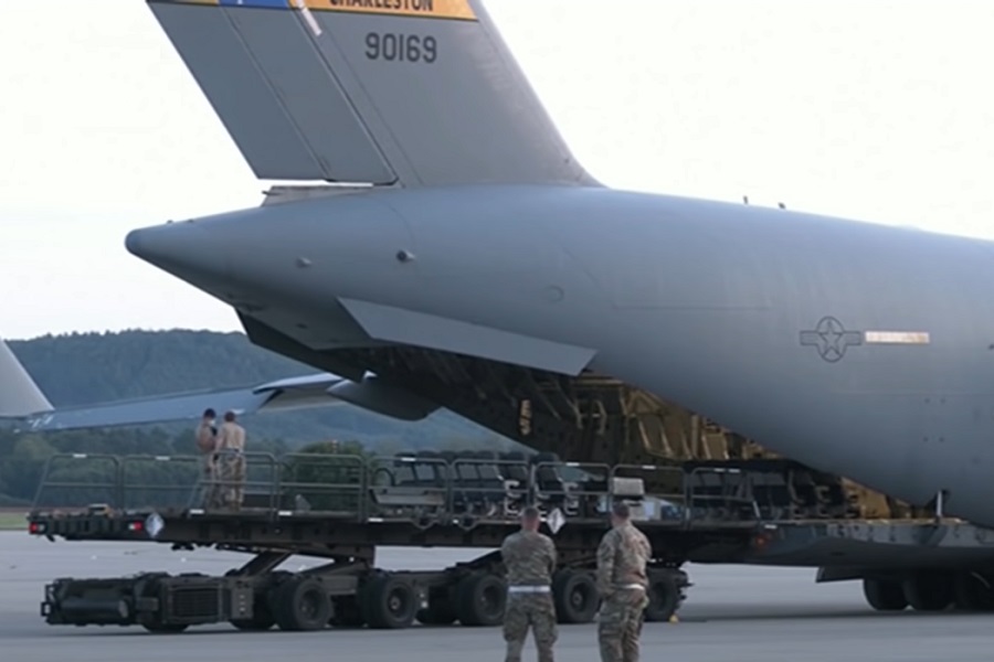 Istočni NATO blok se pojačava, Rusija gleda kako Američka VOJNA OPREMA i LJUDSTVO pristižu!
