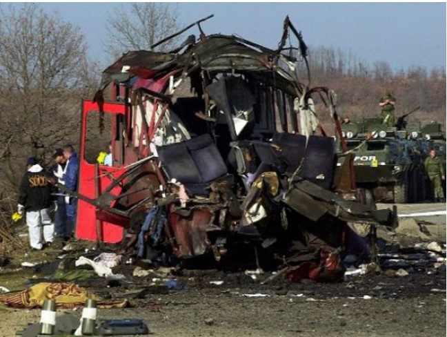 NIKO NIJE ODGOVARAO za ubijene Srbe! Godišnjica terorističkog napada na KOSOVU, autobus dignut u vazduh