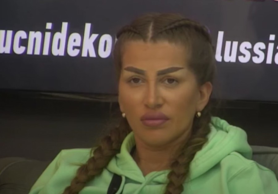 TEŠKE OPTUŽBE NA DALILIN RAČUN: Umjesto novca, BOLESNOM djetetu odnijela svoju fotografiju!