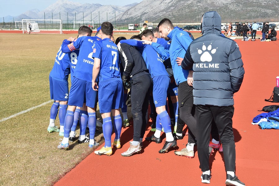 BITKA ZA OPSTANAK Leotar domaćin Slogi