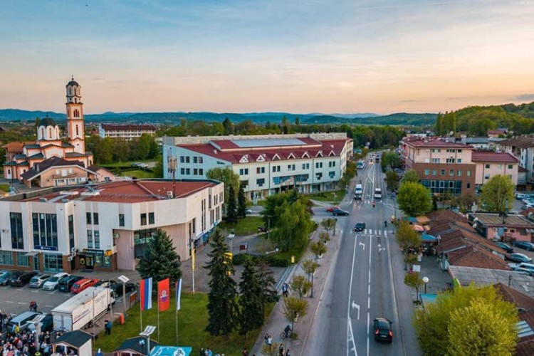 Novi detalji jezivog slučaja zarobljene žene kod Laktaša: Pored braće ima i živu majku, od osnovne škole nije izašla iz kuće