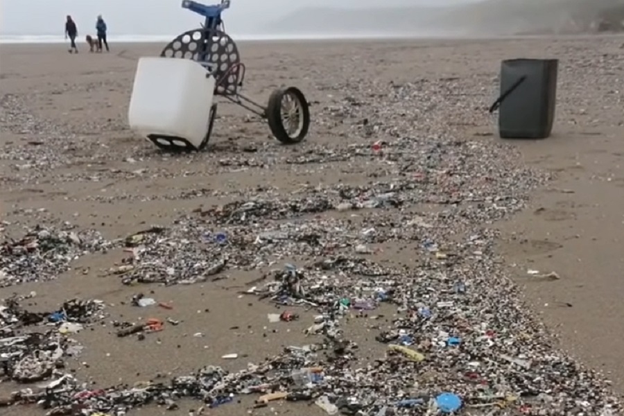 LEGO KOCKICE decenijama ISPLIVAVAJU na englesku obalu! (VIDEO)