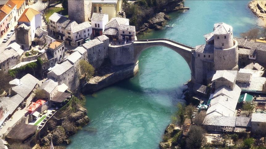 UŽAS U MOSTARU Jedna osoba skočila sa Starog mosta i nije isplivala
