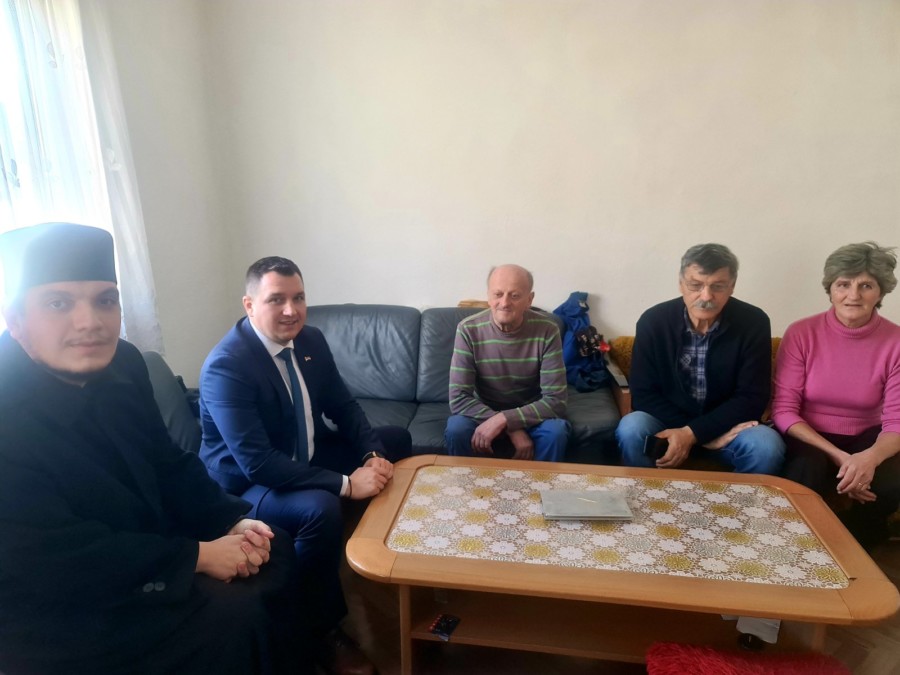 SRBI MOLE BOŠNJAKE da im „PREVUKU“ struju od migranata! Povratnici u FBiH PONIŽENI i obespravljeni!