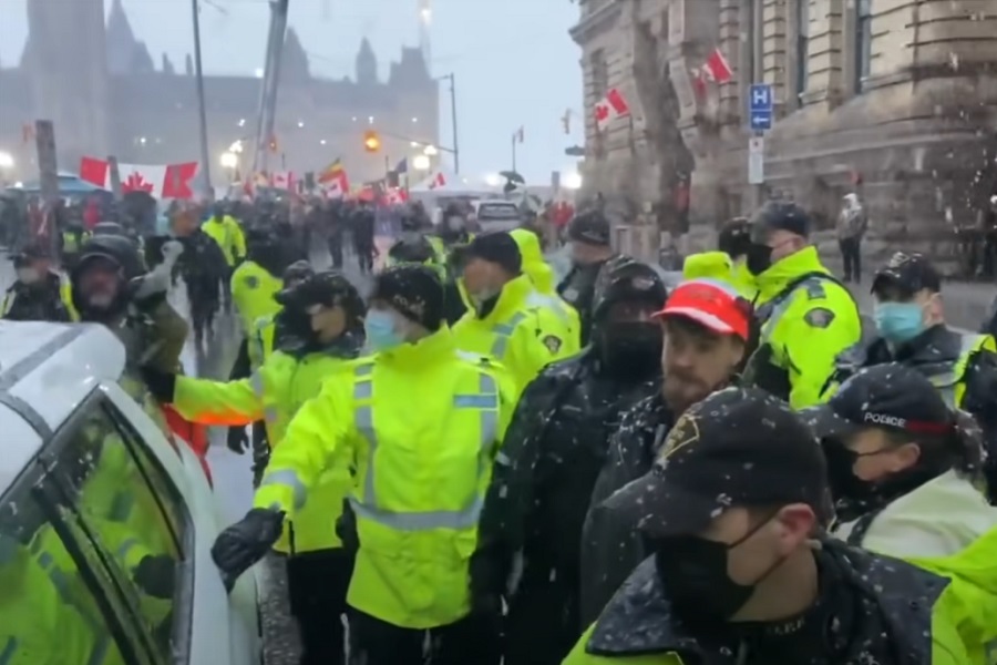 "KONVOJ SLOBODE" polako dobija lisice na rukama! (VIDEO)