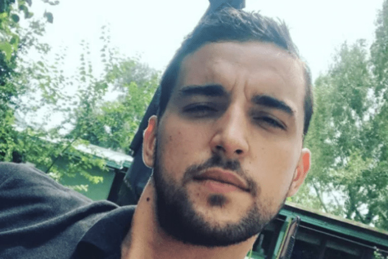 UBODEN NOŽEM U SRCE Pjevač Strahinja Mrđan objavio fotografiju iz bolnice (FOTO)