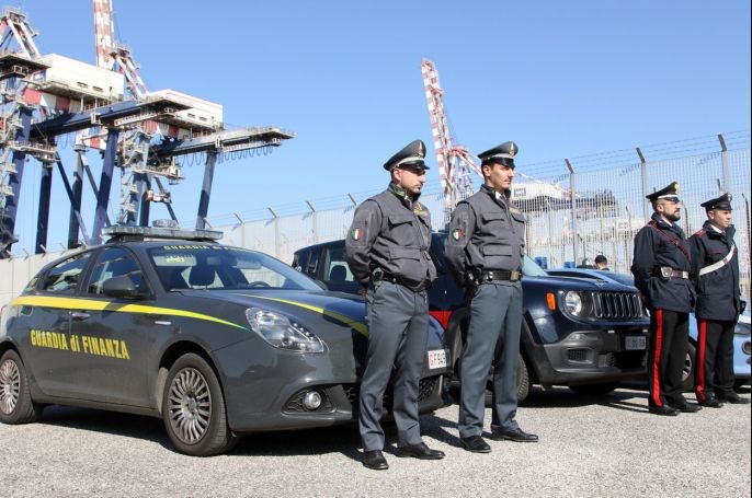 SCENE STRAVE NA BRODU Zaklan Srbin, navodna poruka ZA ŽENU ispisana KRVLJU i 450 kila kokaina! Sumnjaju na SAMOUBISTVO?!