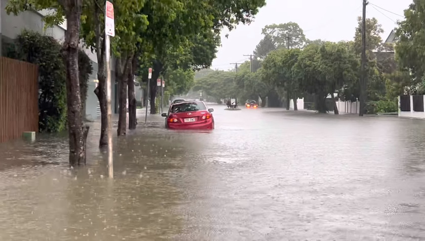 SNAŽNO NEVRIJEME ZAHVATILO AUSTRALIJU Sedam osoba poginulo, stanovnici se evakuišu! (VIDEO)