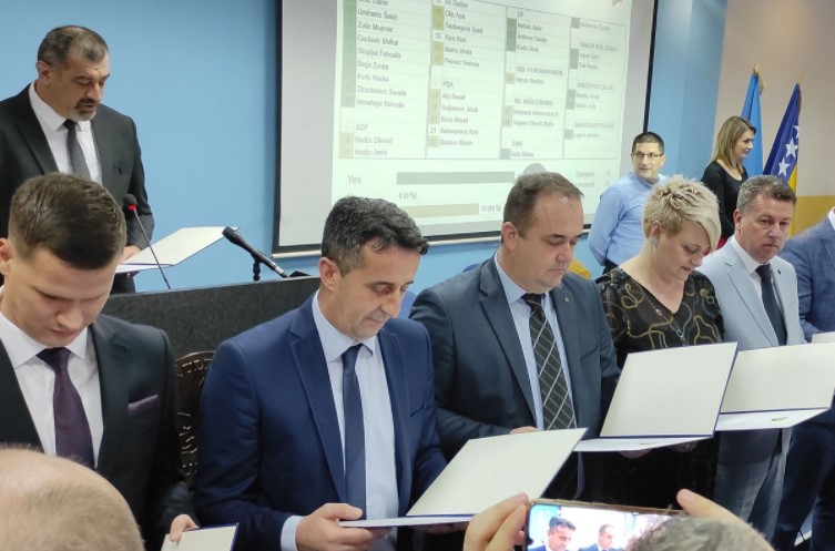 "VREMENA JE MALO, POSLA PUNO" Tuzlanski kanton dobio novu vladu